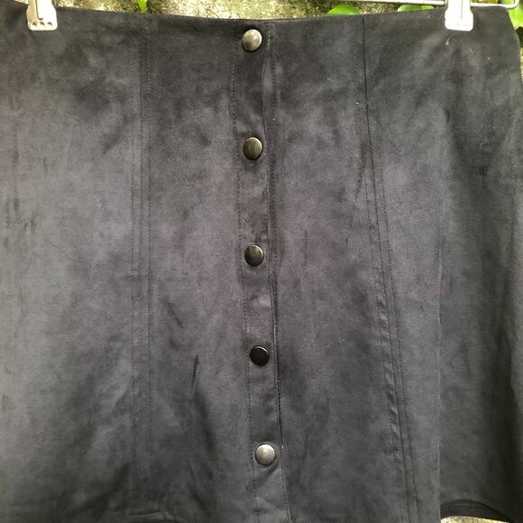 Kendall Kylie Mini Skirt A Line Snap Button Front Faux Suede Black Small - Picture 5 of 7